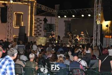 Concierto de Nia Correia en San Juan/Francisco Javier Santana e Ildefonso Rodríguez.